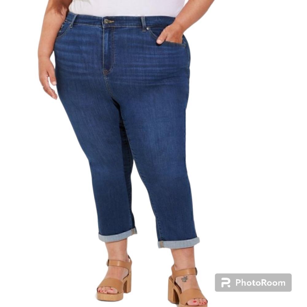 22W Torrid Crop Skinny Fit Mid Rise Jean Super Soft Midfit Blue Denim Stretch NW